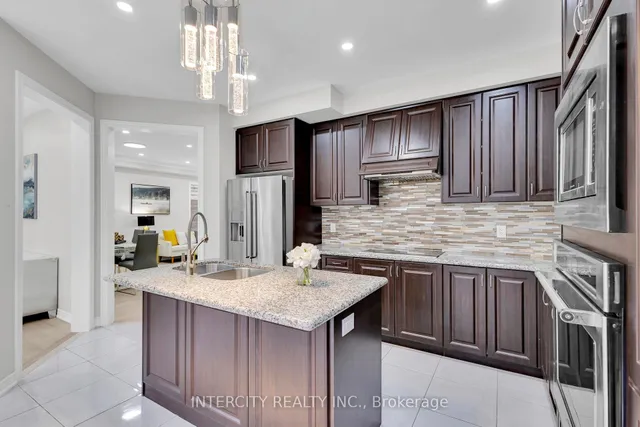 Additional image 19 of 98 Lola Cres