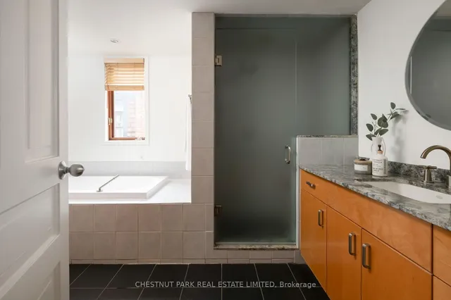 Additional image 34 of 40 Cowan Ave