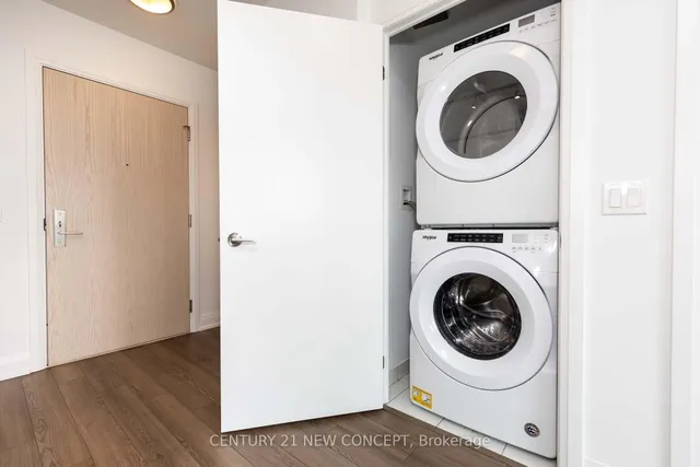 Additional image 16 of 77 Mutual St Unit 2106