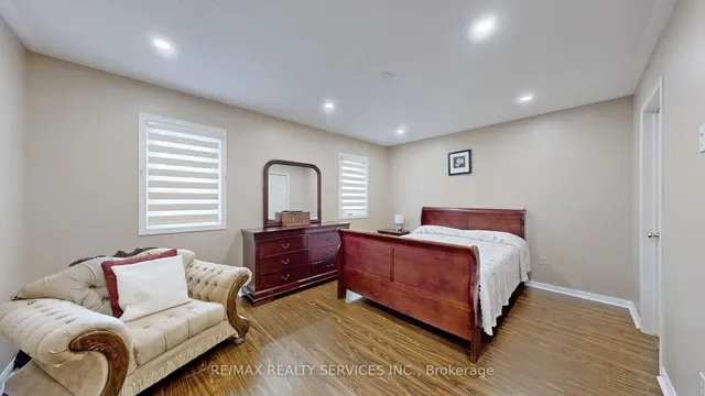 Additional image 29 of 87 Sprucelands Ave