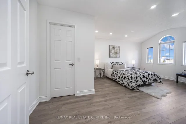 Additional image 28 of 126 Sandyshores Dr