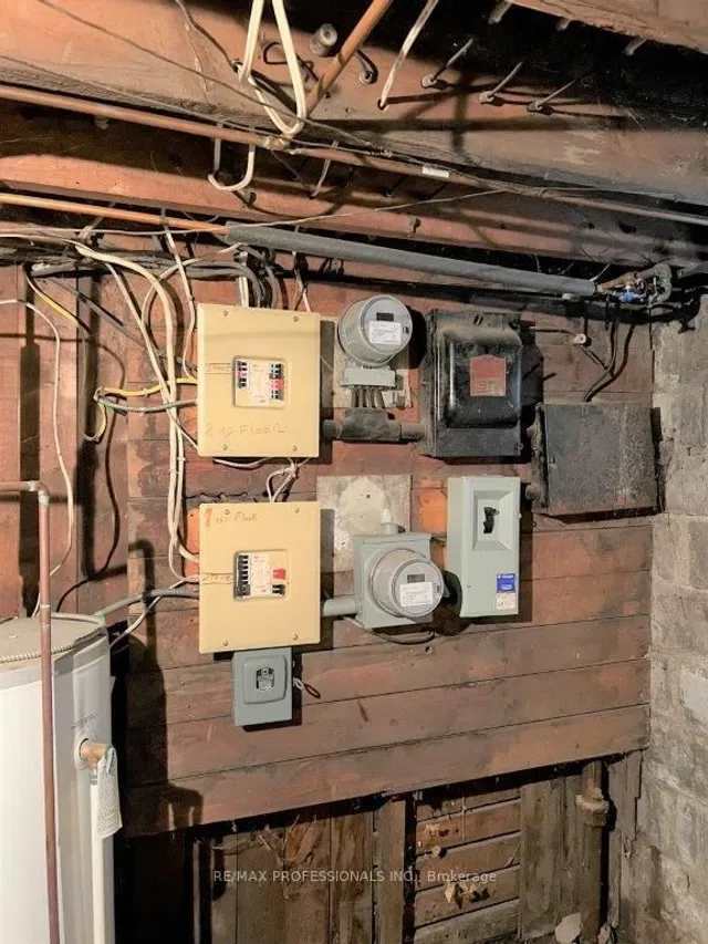 Additional image 22 of 1131 & 1131A Avenue Rd