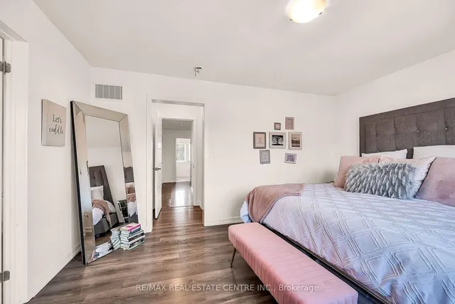 Additional image 23 of 18 Scarletwood St