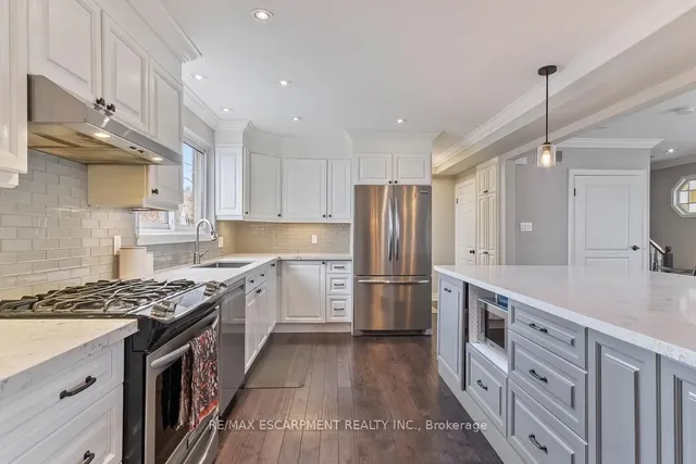 Additional image 13 of 516 Falgarwood Dr