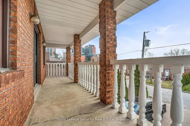 Additional image 27 of 27 Mulholland Ave