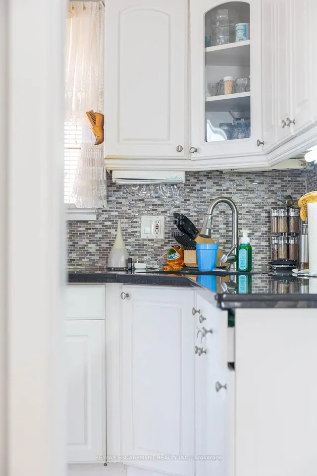 Additional image 13 of 773 Queensdale Ave