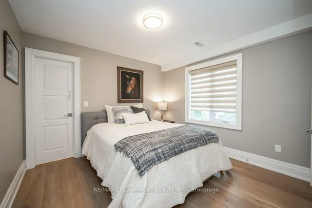 Additional image 16 of 820 Cosburn Ave