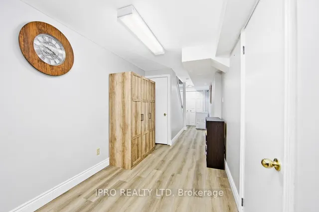 Additional image 20 of 550 Steddick Crt Unit 40