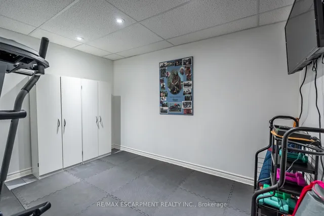 Additional image 30 of 648 THORNWOOD Ave