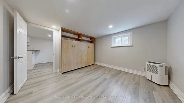 Additional image 38 of 31 Hamstead Ave