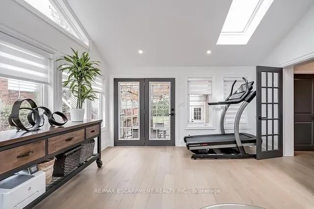 Additional image 14 of 564 Maplehill Dr