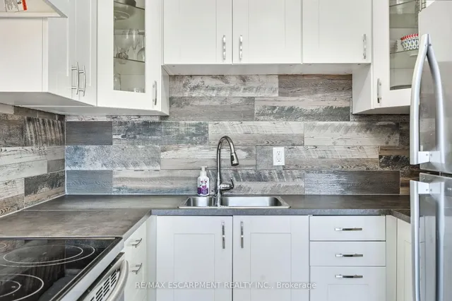 Additional image 9 of 2700 Barton St Unit 2