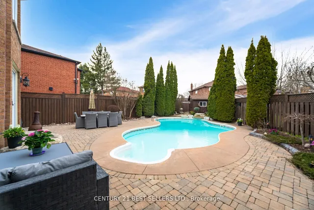 Additional image 38 of 657 Savoy Cres