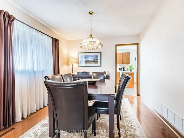 Additional image 12 of 34 Inverary Dr