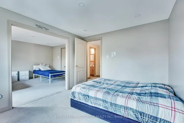 Additional image 19 of 113 Meadowlands Blvd