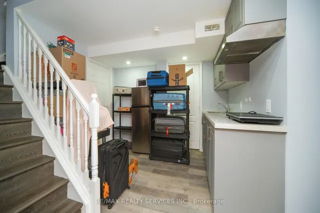 Additional image 38 of 24 Neville Cres