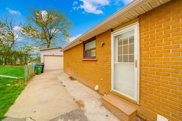 Additional image 29 of 32 Lighthall Cres