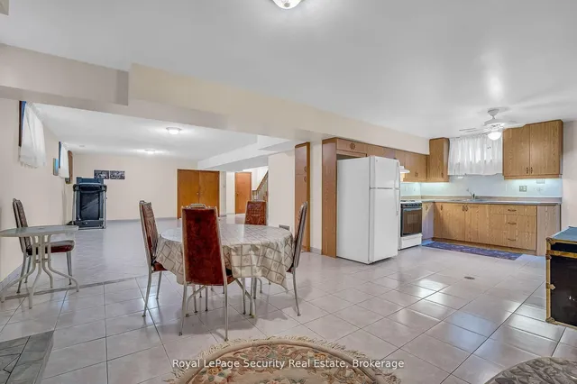 Additional image 43 of 27 Mulholland Ave