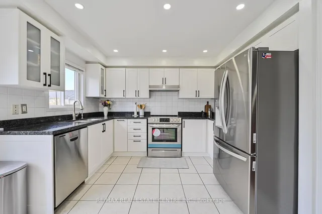 Additional image 15 of 4950 Albina Way Unit 93