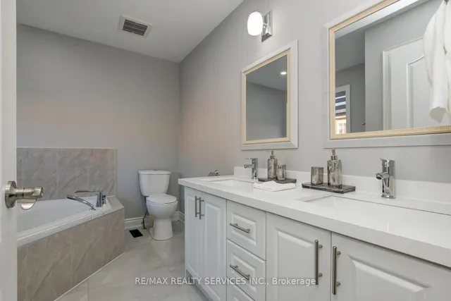 Additional image 23 of 44 Lormel Gate