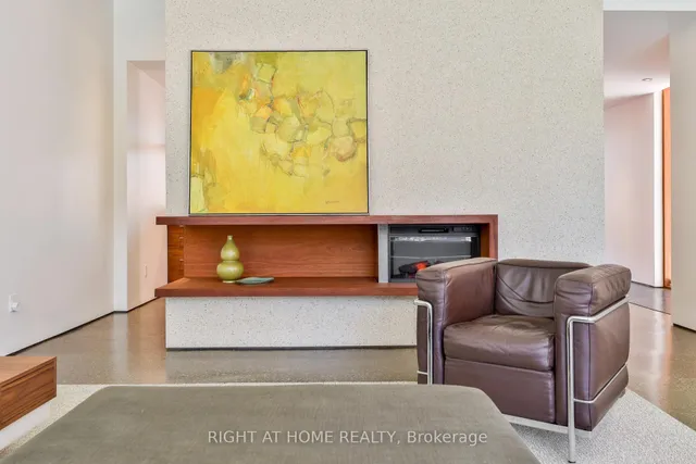 Additional image 4 of 694 Richmond St