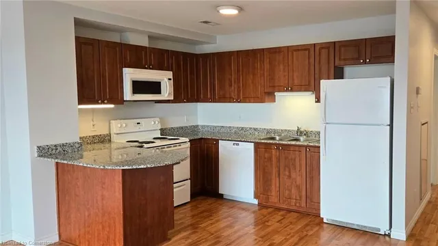 Additional image 22 of 135 James St Unit 1112