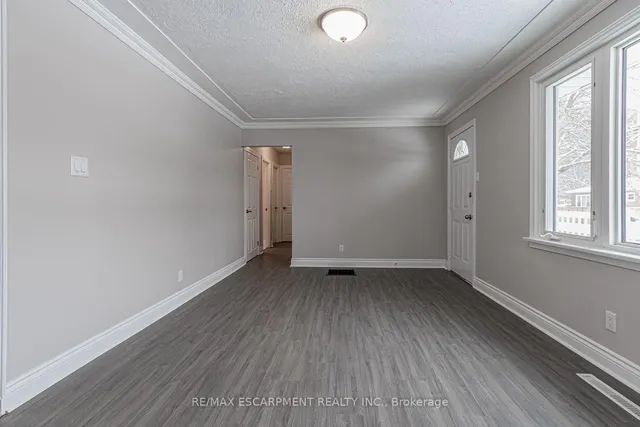 Additional image 27 of 18 MILES St