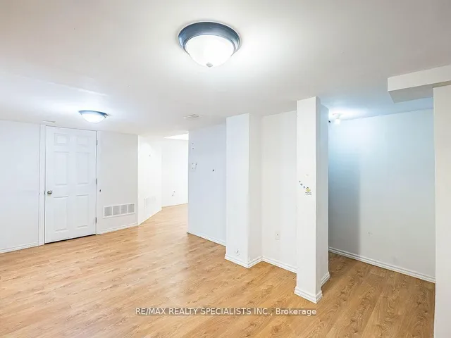 Additional image 33 of 103 Miracle Tr