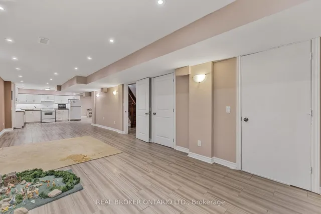 Additional image 42 of 28 Hampton Springs Dr