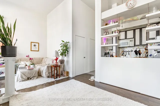 Additional image 12 of 915 King St Unit 208