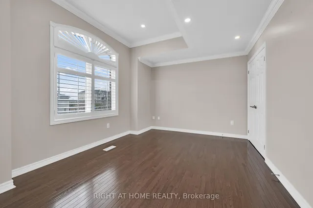 Additional image 26 of 1445 Laurier Ave