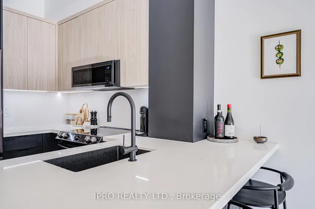 Additional image 12 of 83 Redpath Ave Unit 1009