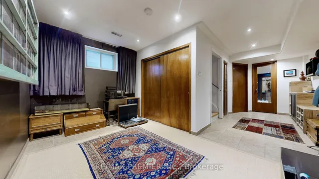 Additional image 41 of 216 Medland St