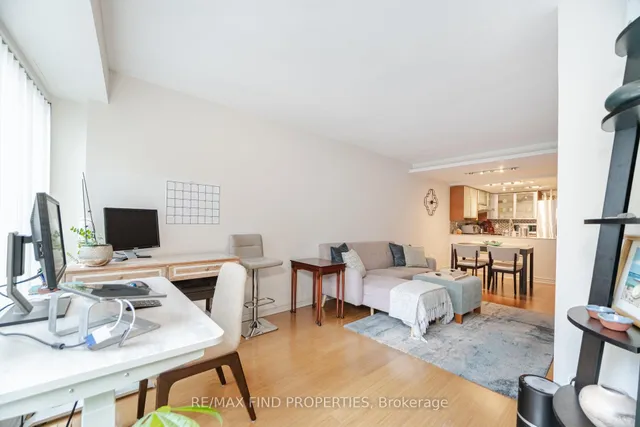 Additional image 23 of 33 University Ave Unit 704