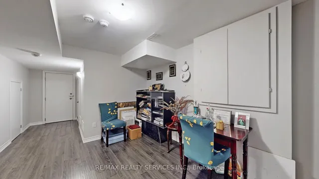 Additional image 37 of 87 Sprucelands Ave