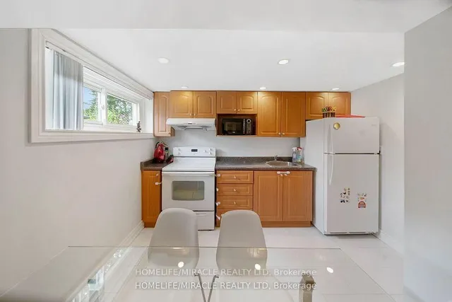 Additional image 23 of 90 Deanvar Ave