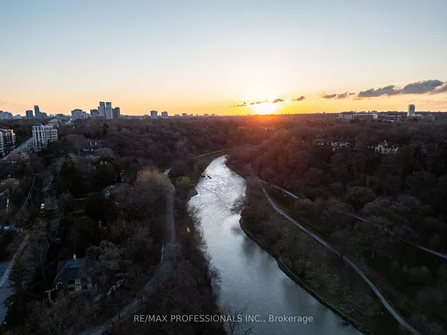 Additional image 32 of 40 Old Mill Rd Unit 102