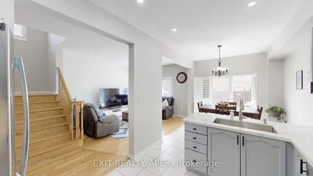 Additional image 14 of 77 Commodore Dr