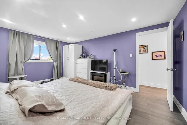 Additional image 24 of 707 Upper Wentworth St