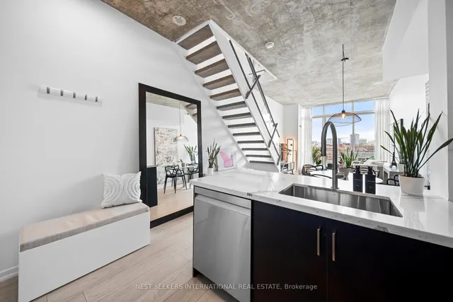 Additional image 33 of 388 Richmond St Unit 919