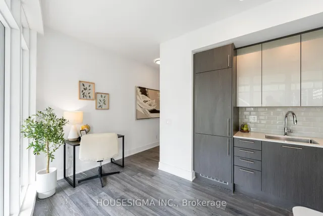 Additional image 7 of 403 Church St Unit 902