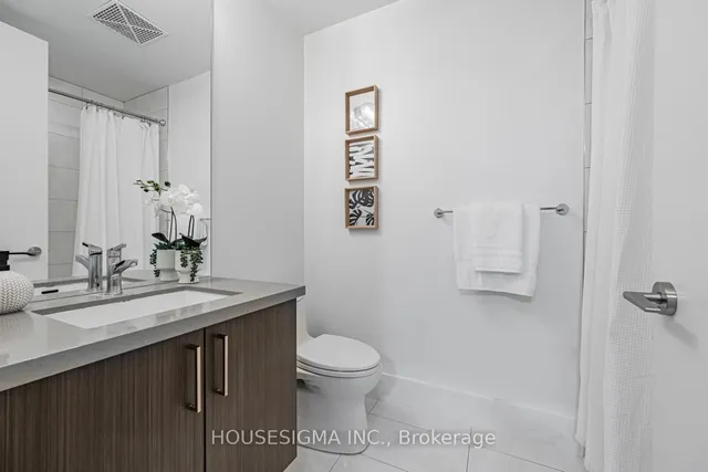 Additional image 26 of 39 Queens Quay Unit 1039