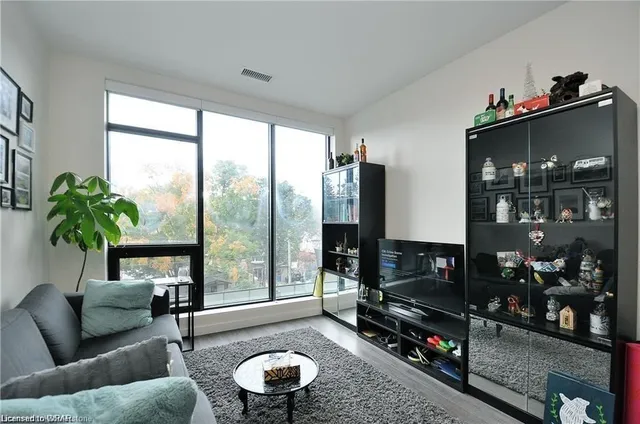 Additional image 6 of 690 King St Unit 221