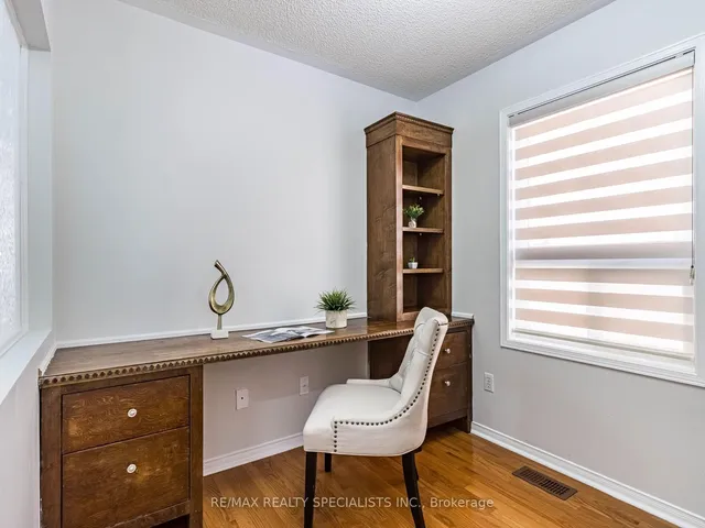 Additional image 8 of 10 Chestermere Cres