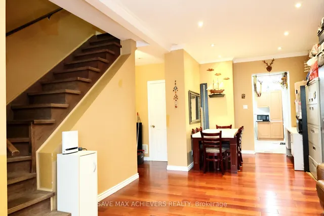 Additional image 10 of 1820 Dundas St