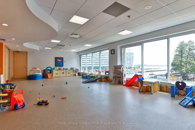 Additional image 19 of 10 Yonge St Unit 1008