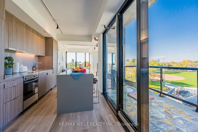 Additional image 8 of 7 Smith Cres Unit 524