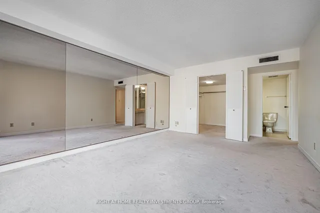 Additional image 18 of 65 Harbour Sq Unit 1910