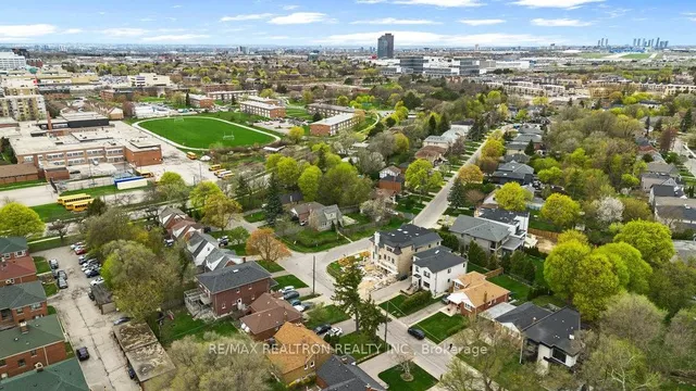 Additional image 34 of 35 Kirkland Blvd