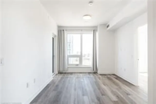 Additional image 12 of 15 Wellington St Unit 1102